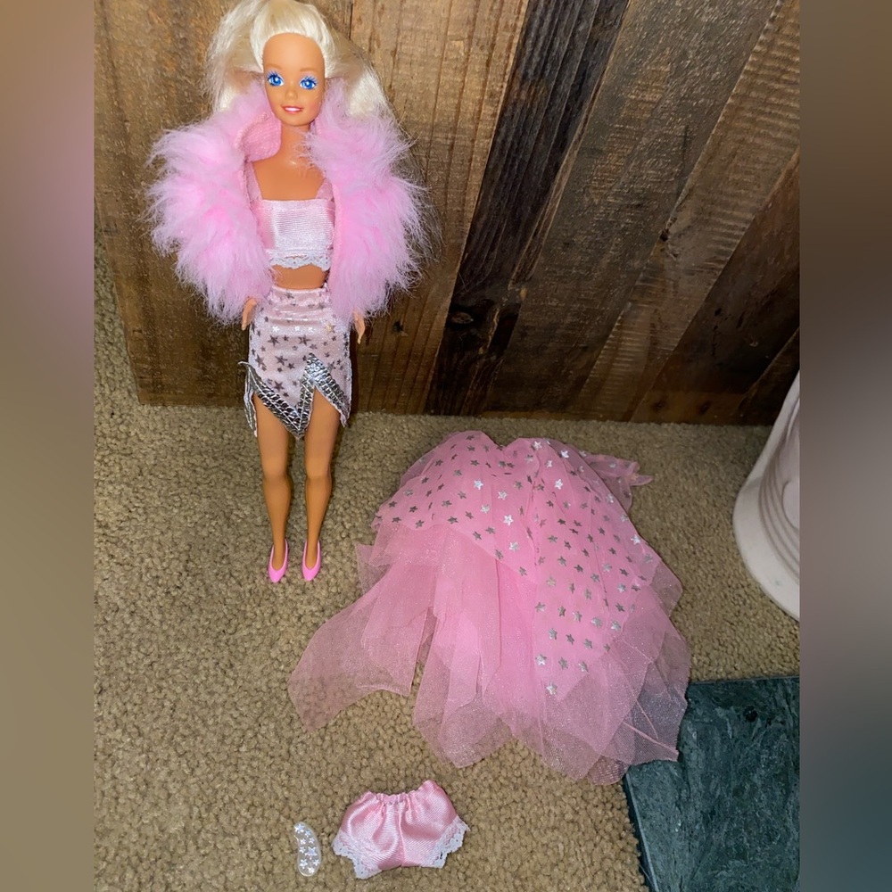 1988 vintage Super Star Barbie + RARE star on ice super star Barbie fashion - Picture 2 of 4